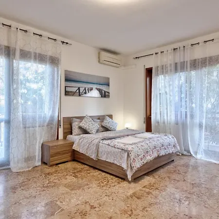 Πανσιόν Cozy & *