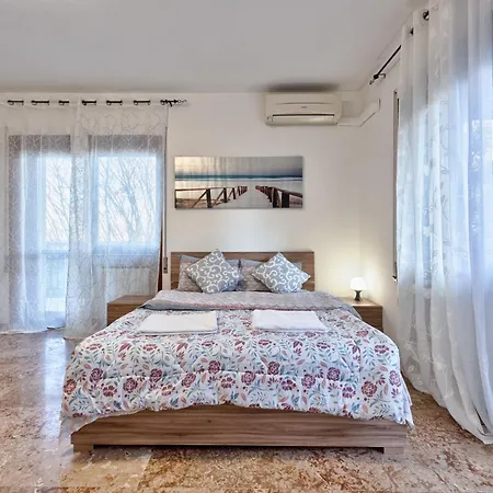 Πανσιόν Cozy & Βενετία